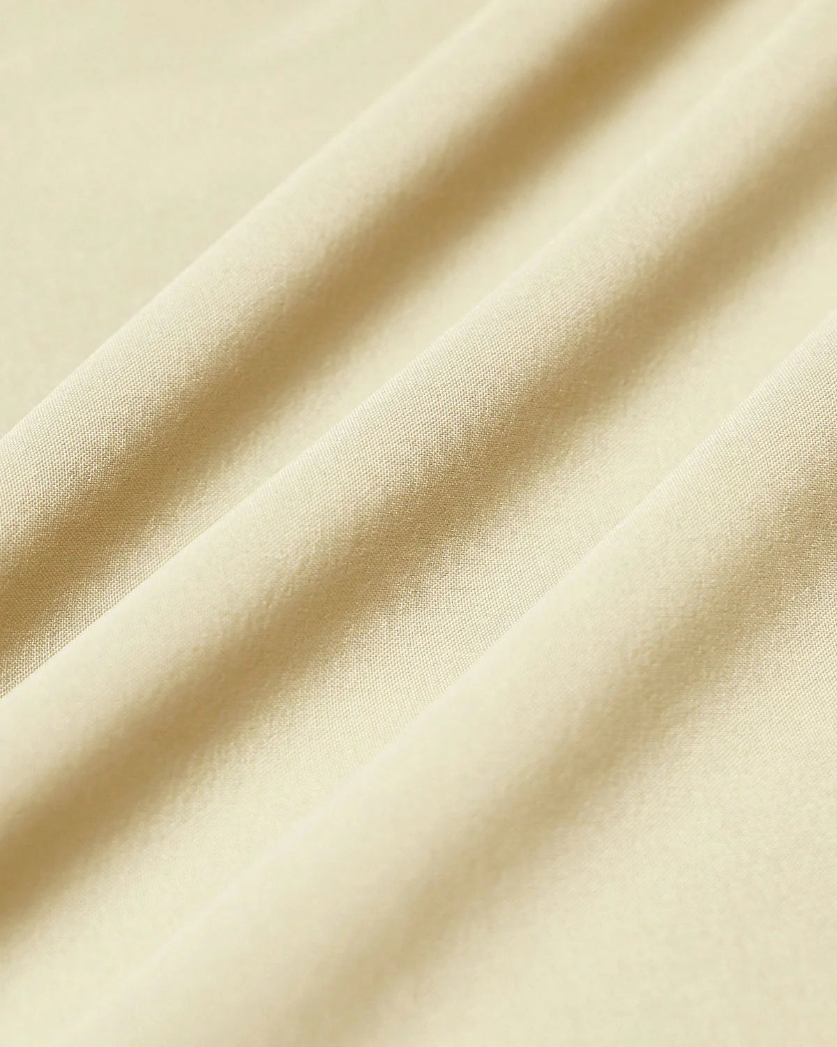 Robe mi-longue jaune à col carré